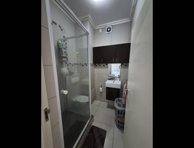 2 BEDROOM APARTMENT FOR SALE IN UMHLANGA RIDGE